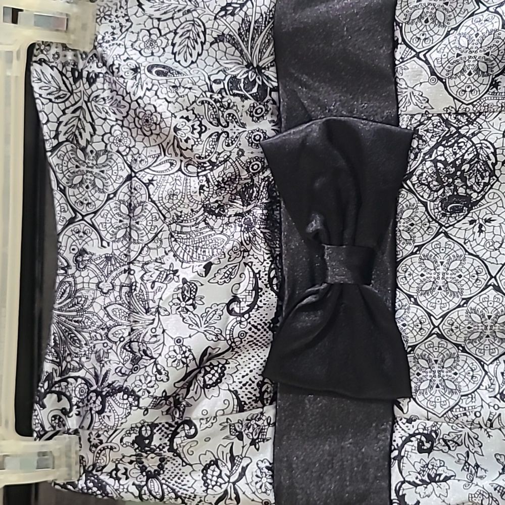 Dress - Picture 3 of 3
